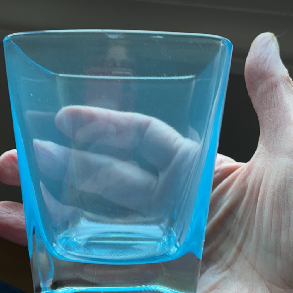 A set of 4 glasses - Picture 6 of 6